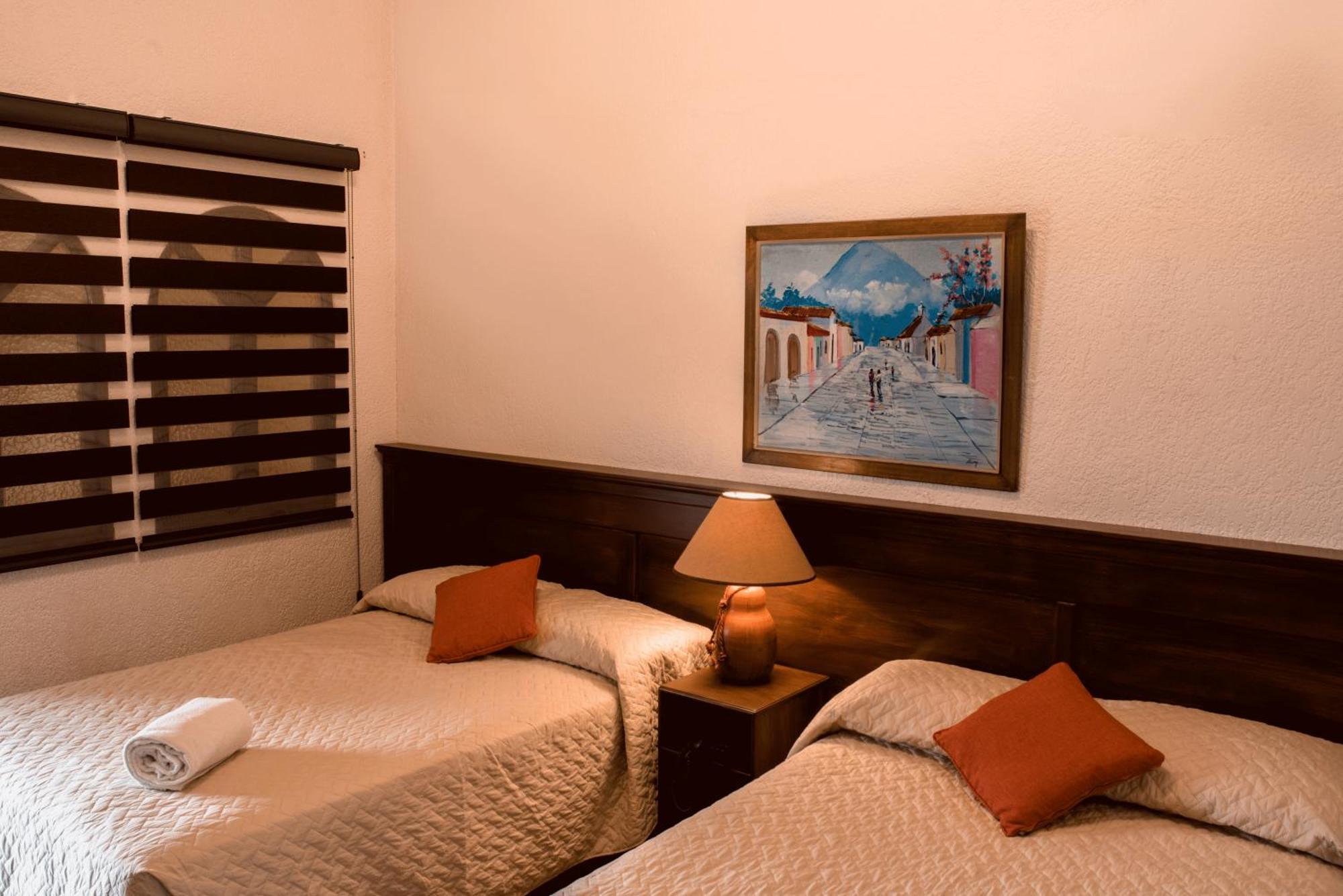 Hotel Villa Espanola Guatemala City Exterior photo